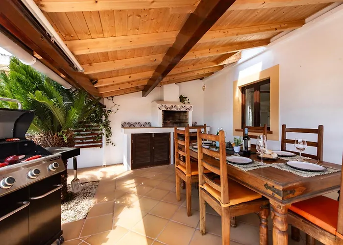 Charming 3 Bedroom Villa Nestled Amongst The Orange Groves Of Silves, Algarve, Portugal